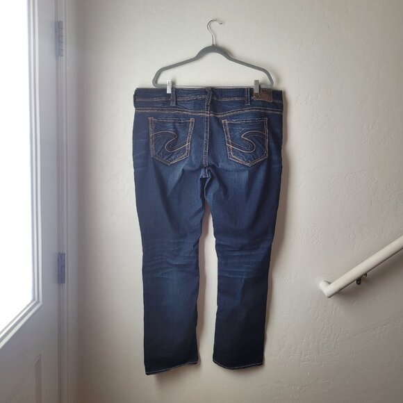 Silver Suki Mid Rise Bootcut Jeans - Picture 10 of 12